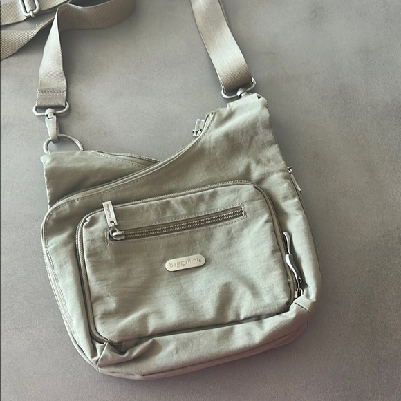 Baggallini Tan Messenger Bag - Picture 1 of 10